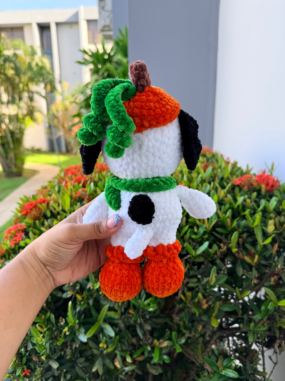 Peluche Perrito Nostálgico con Botas de Calabaza | Amigurumi Hecho a Mano