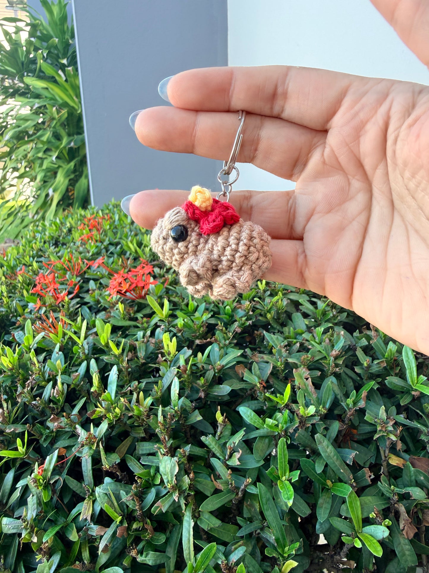Llavero de Coquí Boricua con Flor de Maga - Tejido a Mano en Crochet
